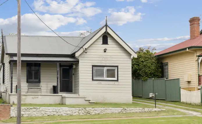 64 Mundy Street