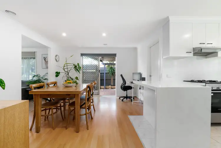 Sixth view of Homely house listing, 8 Glendale Close, Langwarrin VIC 3910