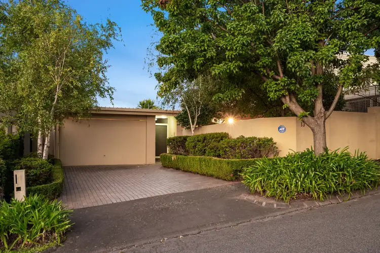 13 Middle Road, Camberwell VIC 3124