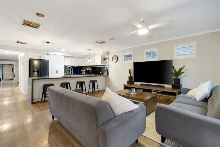 Fourth view of Homely house listing, 27 Chelsworth Loop, Craigieburn VIC 3064