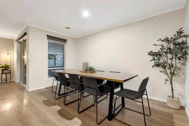 Fifth view of Homely house listing, 27 Chelsworth Loop, Craigieburn VIC 3064