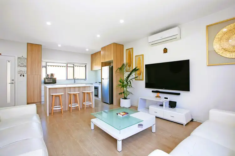 Main view of Homely townhouse listing, 2/7 Loddon Avenue, Reservoir VIC 3073