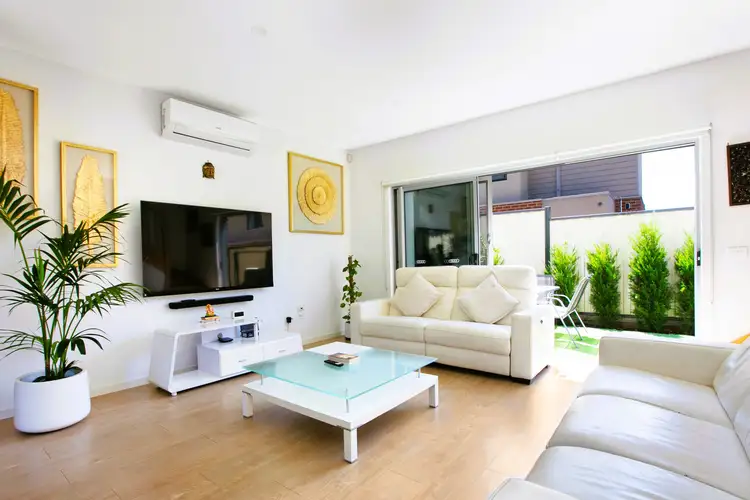 2/7 Loddon Avenue, Reservoir VIC 3073
