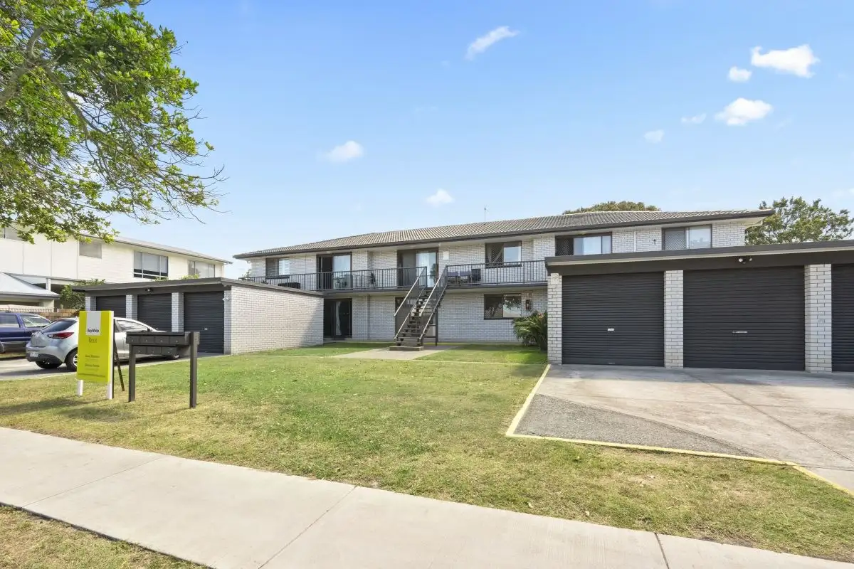Main view of Homely unit listing, 2/18 Peter Parade, Mermaid Waters QLD 4218