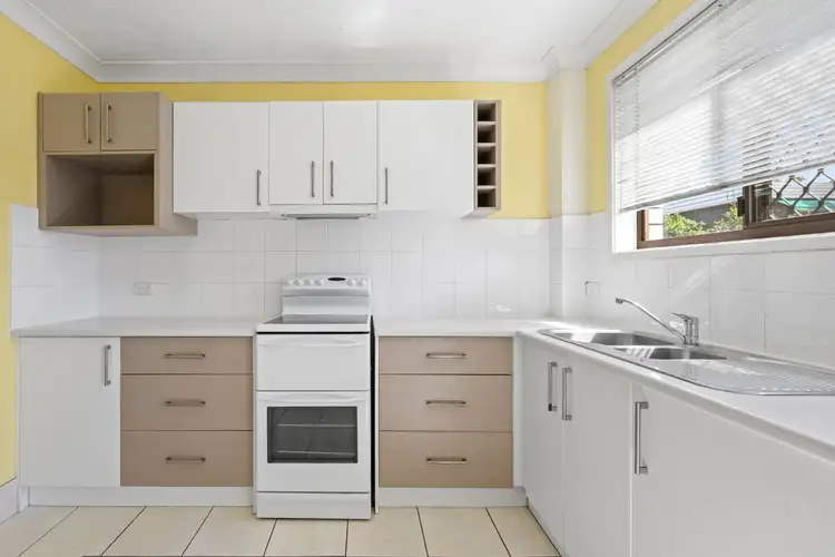 Second view of Homely unit listing, 2/18 Peter Parade, Mermaid Waters QLD 4218