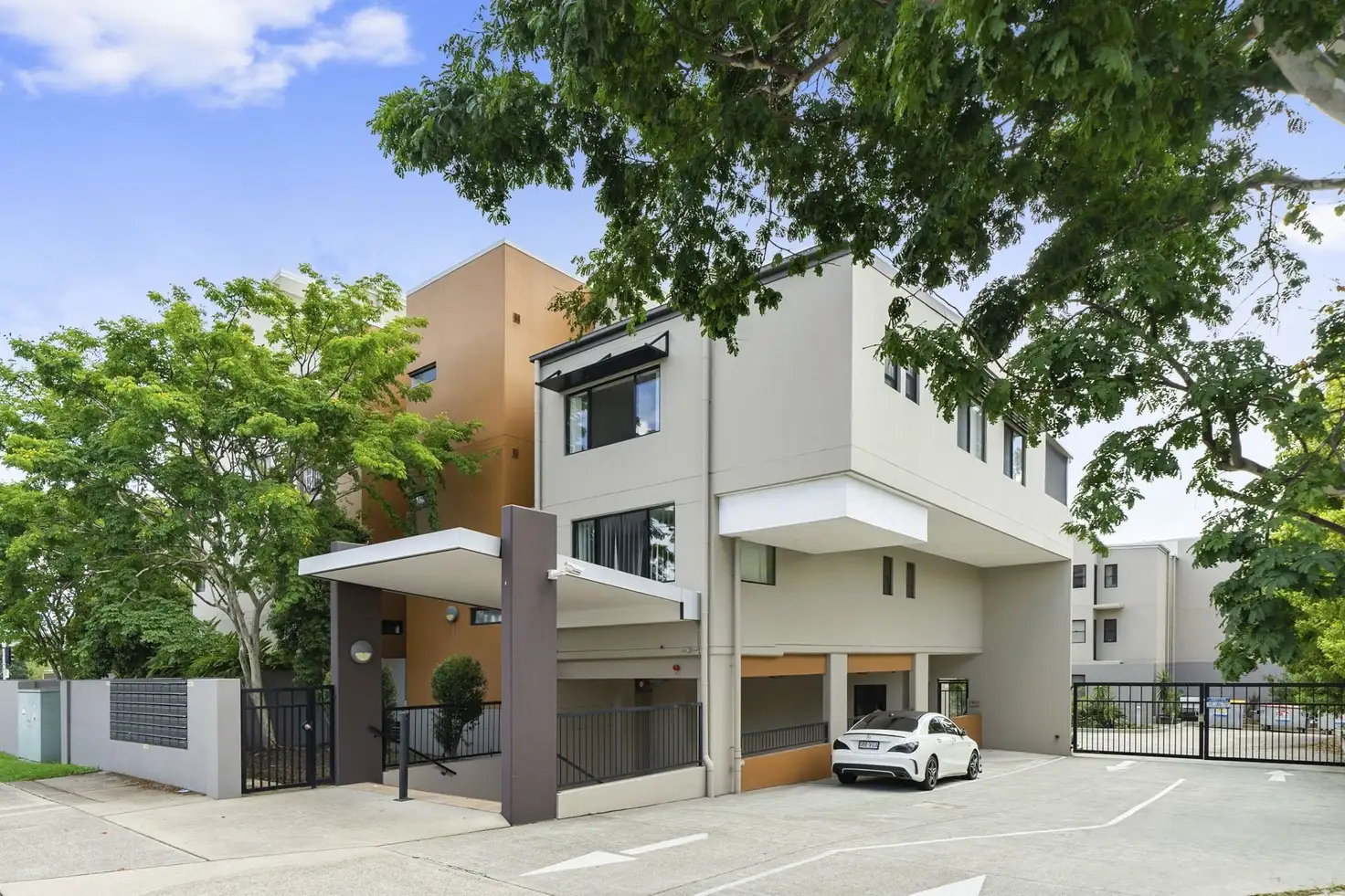 Main view of Homely unit listing, 57/1848 Logan Road, Upper Mount Gravatt QLD 4122