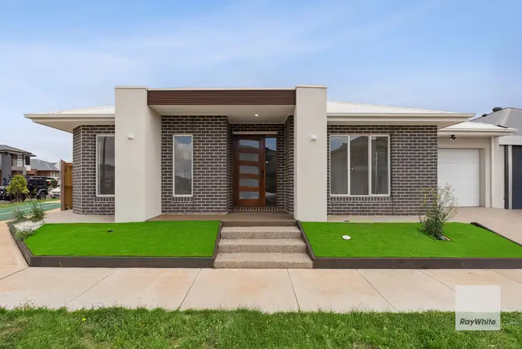 70 Maryanne Way, Fraser Rise VIC 3336