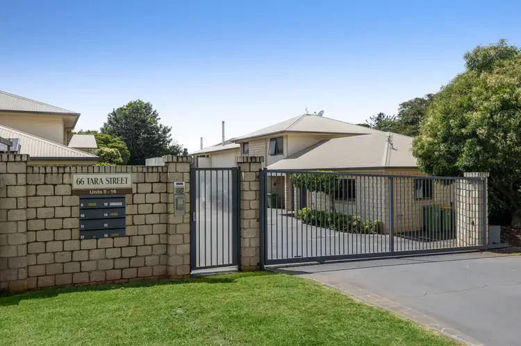 66 Tara Street