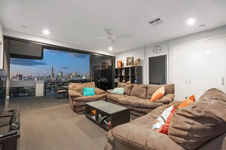 Fifth view of Homely apartment listing, 18/85 Dornoch Terrace, Highgate Hill QLD 4101