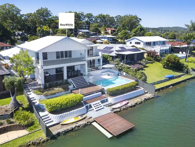 37 Ironbark Street, Elanora QLD 4221