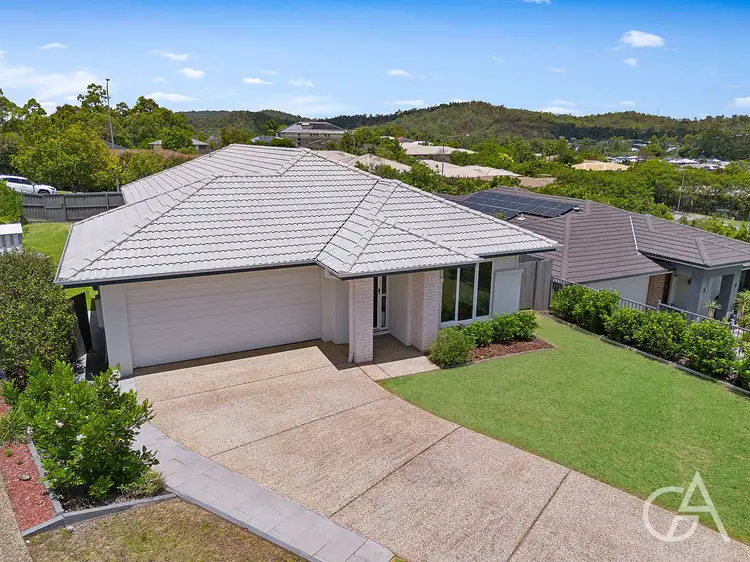 15 Columbia Close