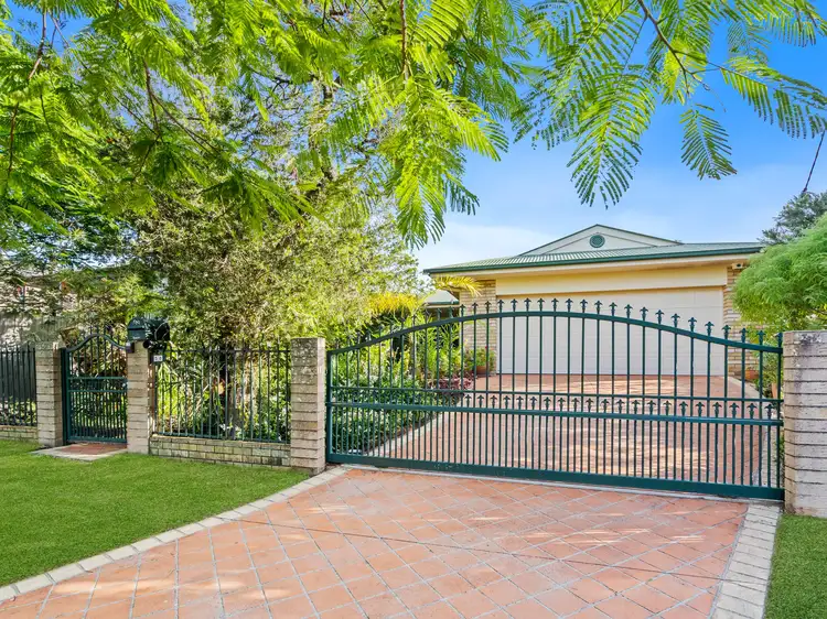 58 Days Avenue, Yeronga QLD 4104