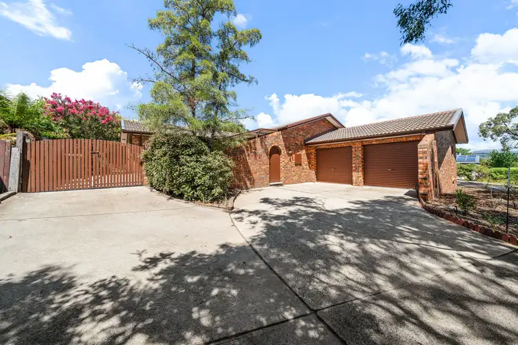 22 Merriman Crescent, Macarthur ACT 2904