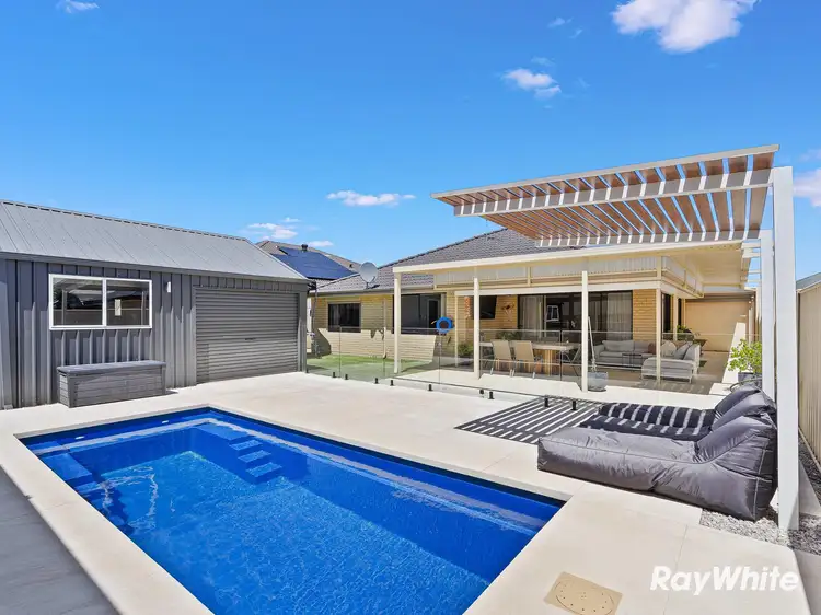 4 Pelora View, Lakelands WA 6180