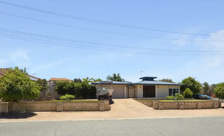 3 Gleddon Way, Hillarys WA 6025