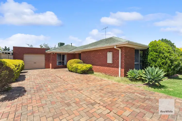 16 Tennyson Drive, Delahey VIC 3037