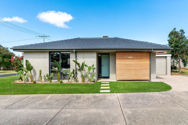 Main view of Homely unit listing, 2/34 Robert Street, Somerville VIC 3912