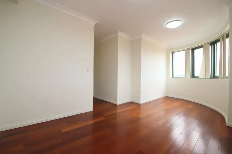 16-20 Meredith Street