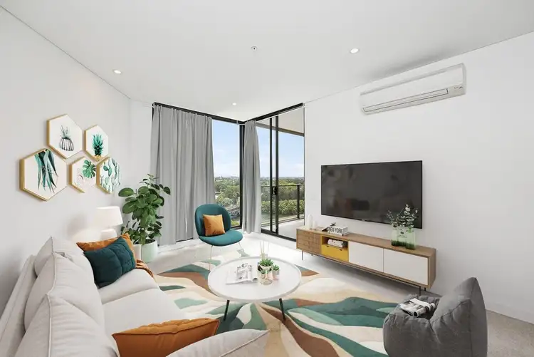 2 Chisholm Street