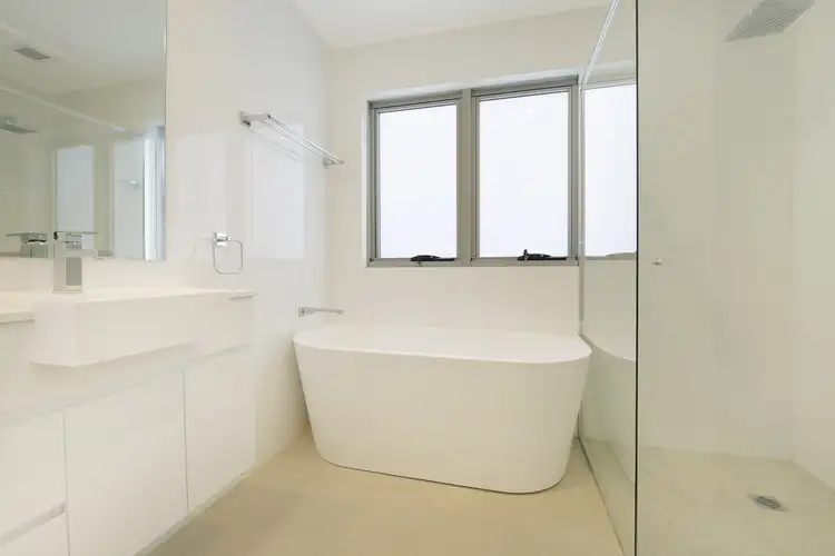 Third view of Homely unit listing, 18/10 Thomas Street, Wollongong NSW 2500