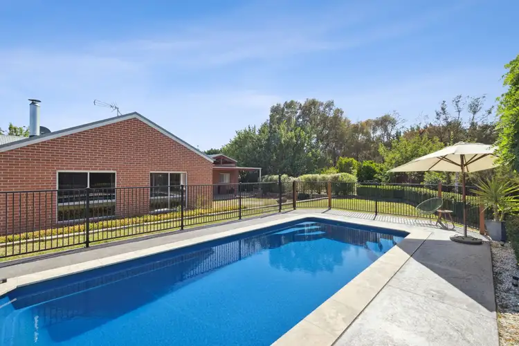 16 Broughton Circuit