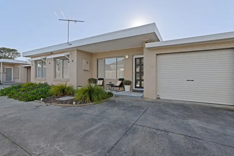 2/28 Staughton Avenue, Capel Sound VIC 3940