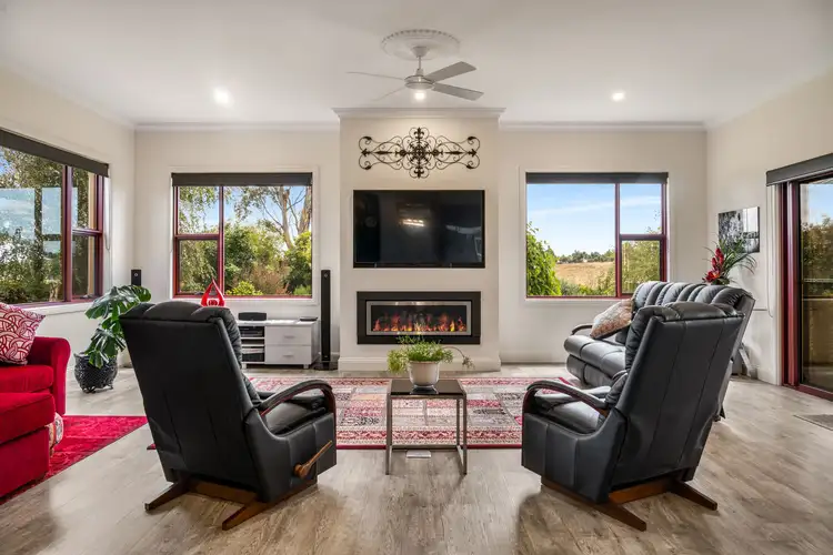 12 Racecourse Crescent, Glenburnie SA 5291