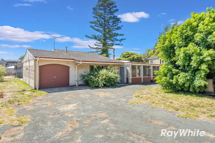 44 Janis Street, Halls Head WA 6210