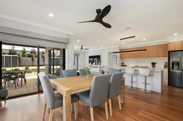 Second view of Homely house listing, 5 Drayton Place, Warrnambool VIC 3280