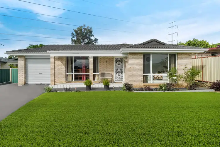 8 Rushes Place, Minto NSW 2566