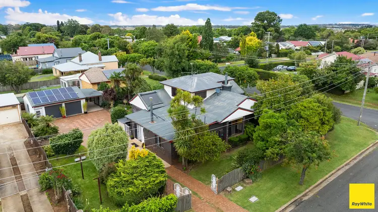 8 Dutton Parade, Guyra NSW 2365
