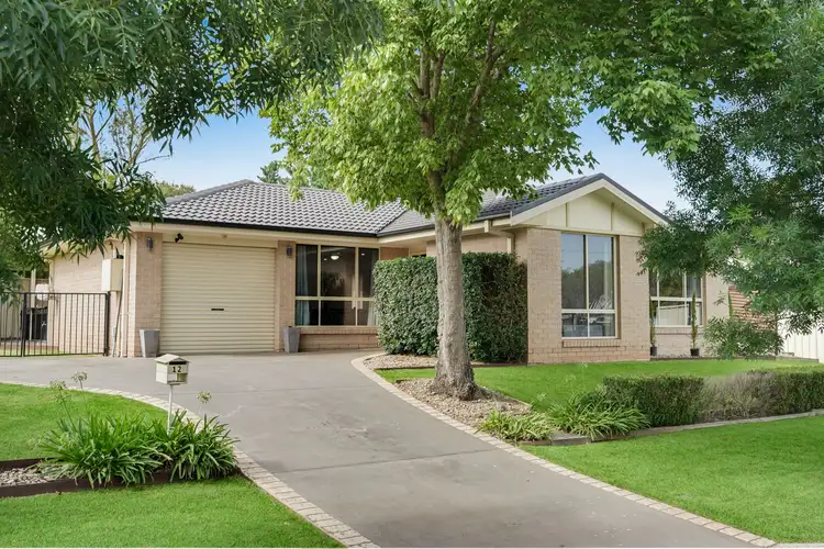 12 Wood Street, Picton NSW 2571
