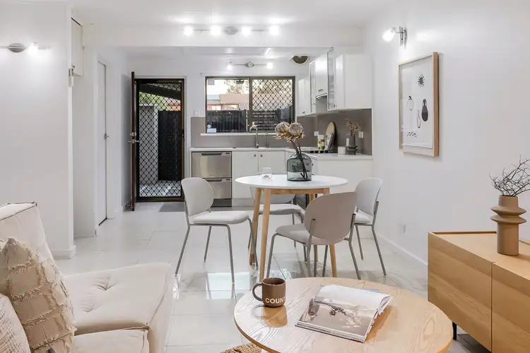 19 Sportsmans Drive, West Lakes SA 5021
