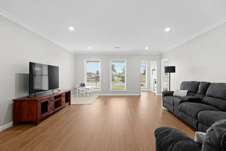 Fourth view of Homely house listing, 19 Quiberon Way, Goulburn NSW 2580