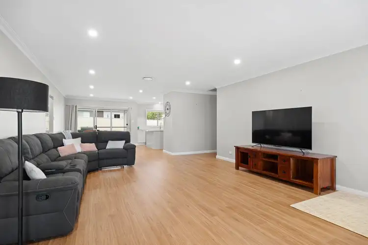 Fifth view of Homely house listing, 19 Quiberon Way, Goulburn NSW 2580