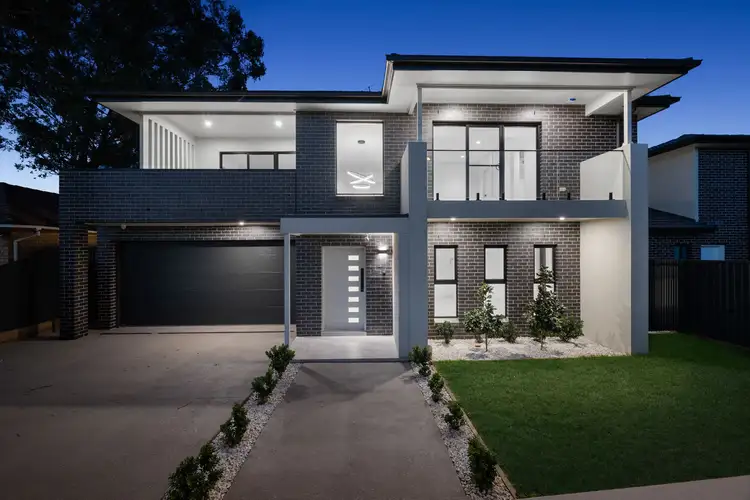 2 Woodland Road, St Helens Park NSW 2560