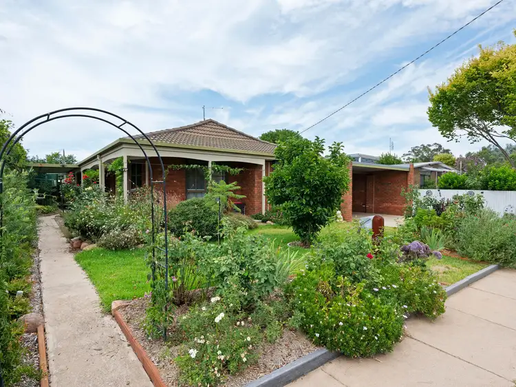 76 Monds Avenue, Benalla VIC 3672