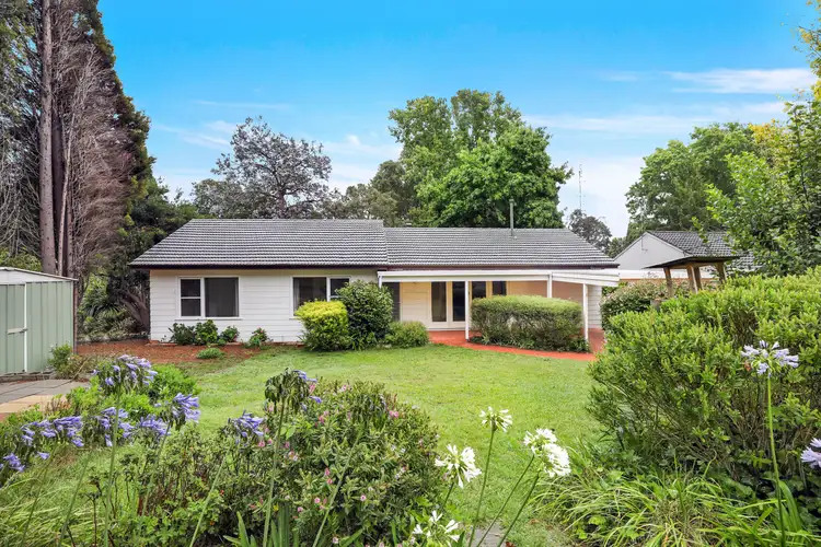 5 Campbell Avenue, Burradoo NSW 2576