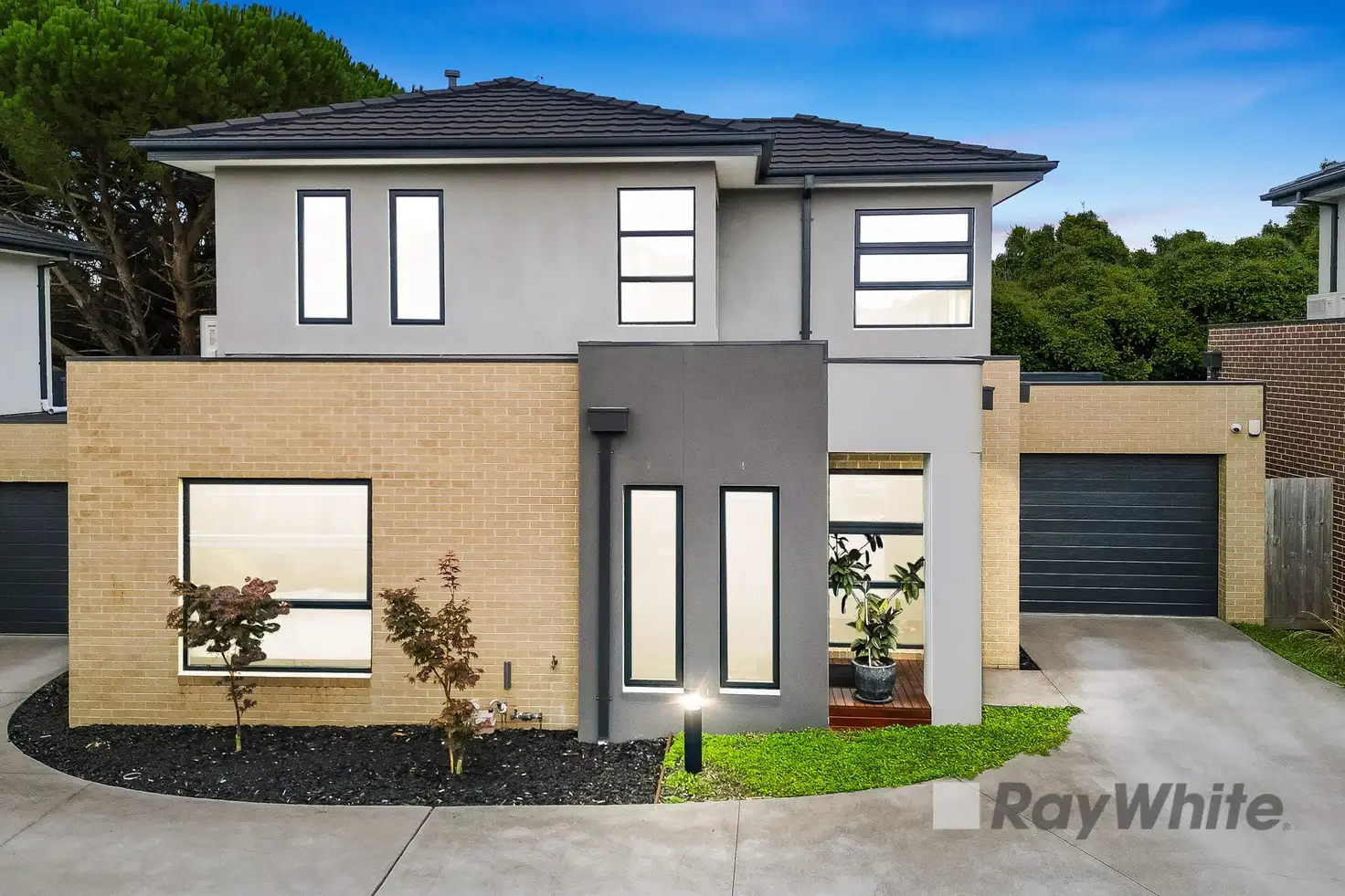 Main view of Homely townhouse listing, 8 Flame Robin Place, Endeavour Hills VIC 3802