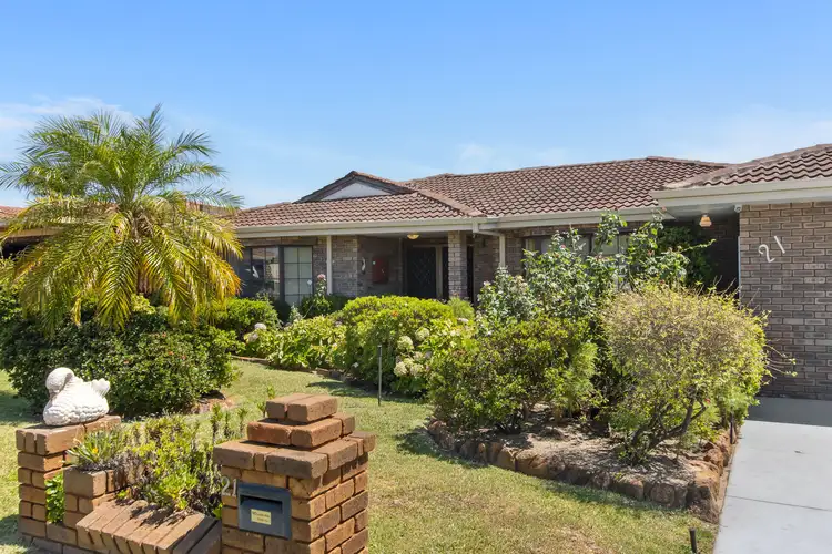 21 Naunton Crescent