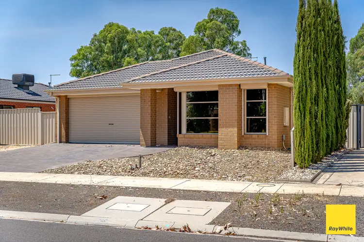 32 Elandra Drive, Ascot VIC 3551
