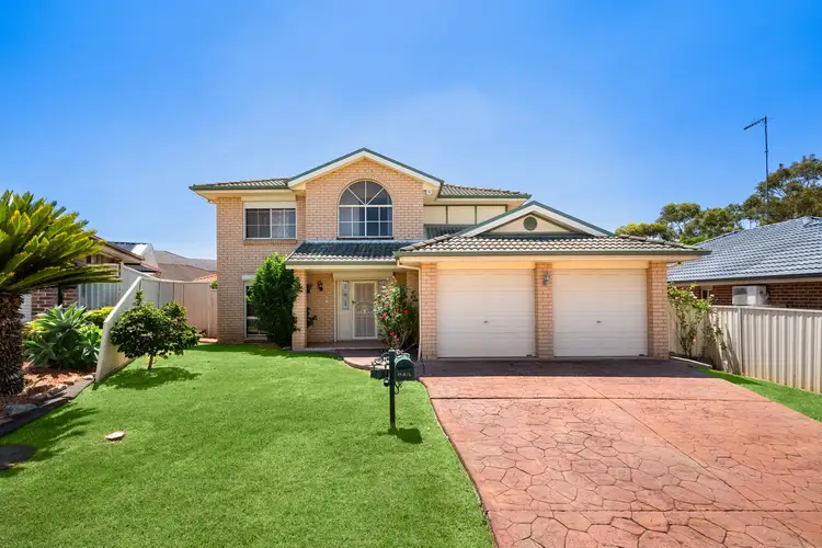 6 Solander Avenue
