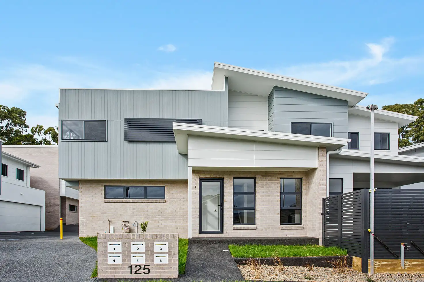 Main view of Homely townhouse listing, 4/125 Crest Road, Albion Park NSW 2527