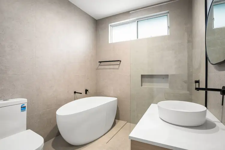 Fourth view of Homely house listing, 2/6 Lyrebird Close, Blackbutt NSW 2529