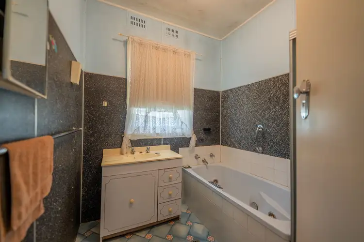 Sixth view of Homely house listing, 5 Woods Street, Forbes NSW 2871