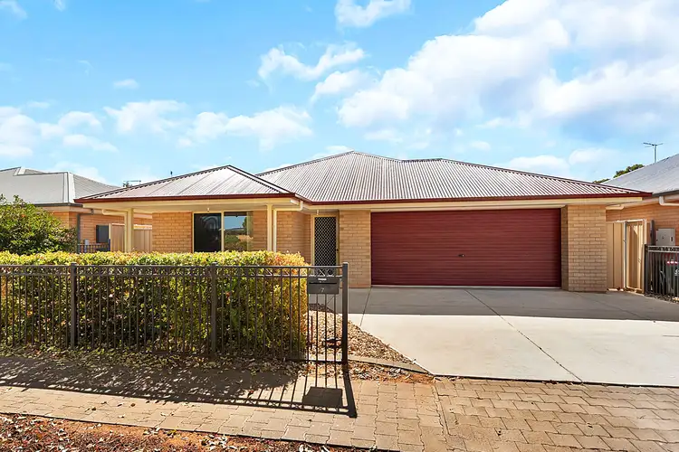 7 Sansbury Street