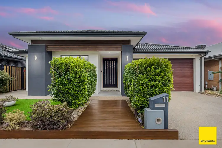 11 Barclay Street, Thornhill Park VIC 3335