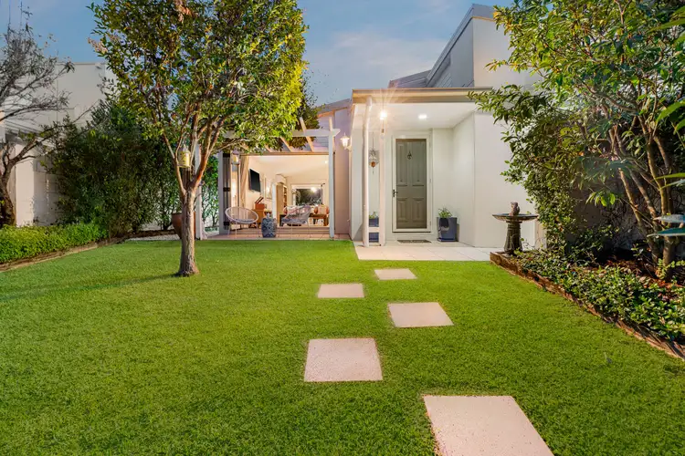 10 Salerno Street, Isle of Capri QLD 4217