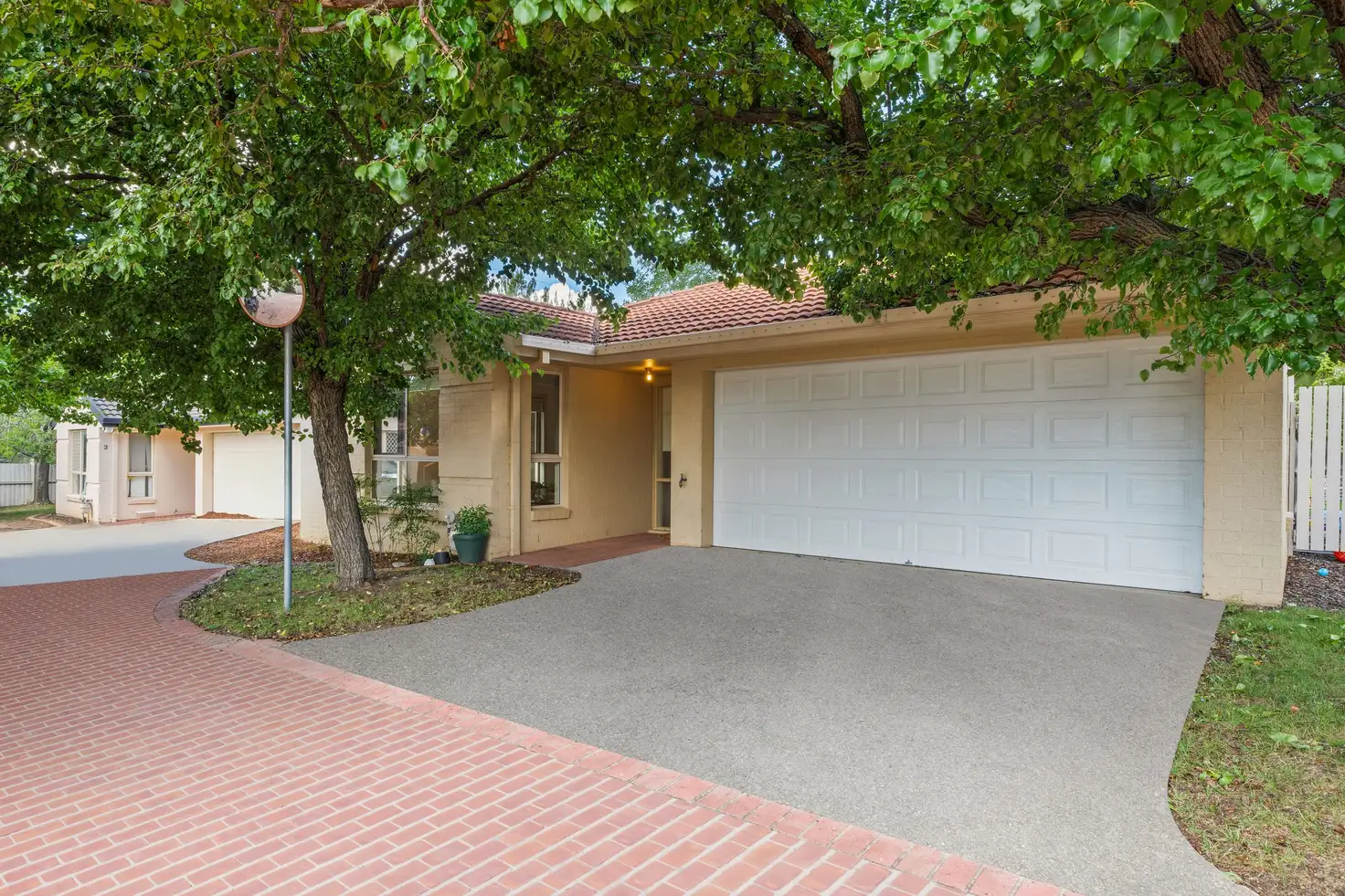 Main view of Homely townhouse listing, 2/137 Lampard Circuit, Bruce ACT 2617