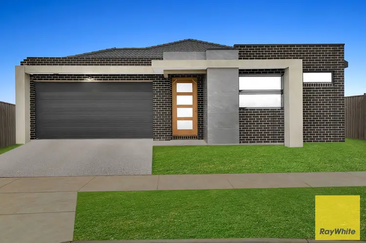 19 Prunus Crescent, Fraser Rise VIC 3336